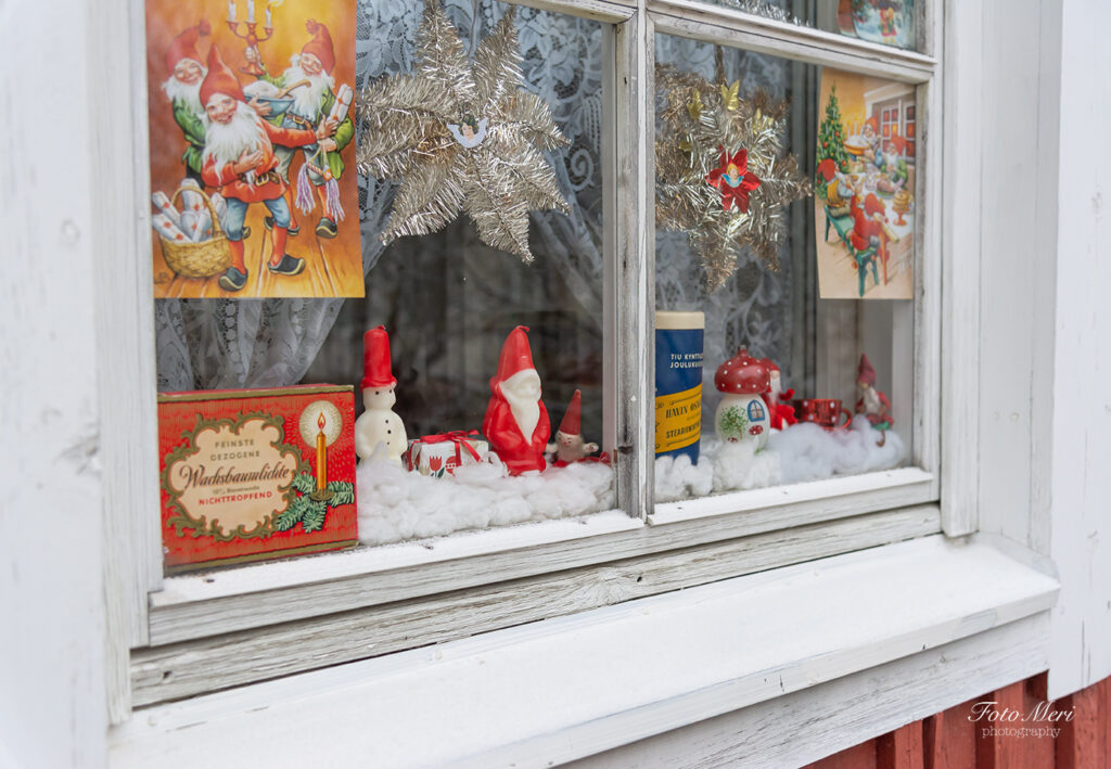 Jouluinen ikkuna joulumarkkinoilla
